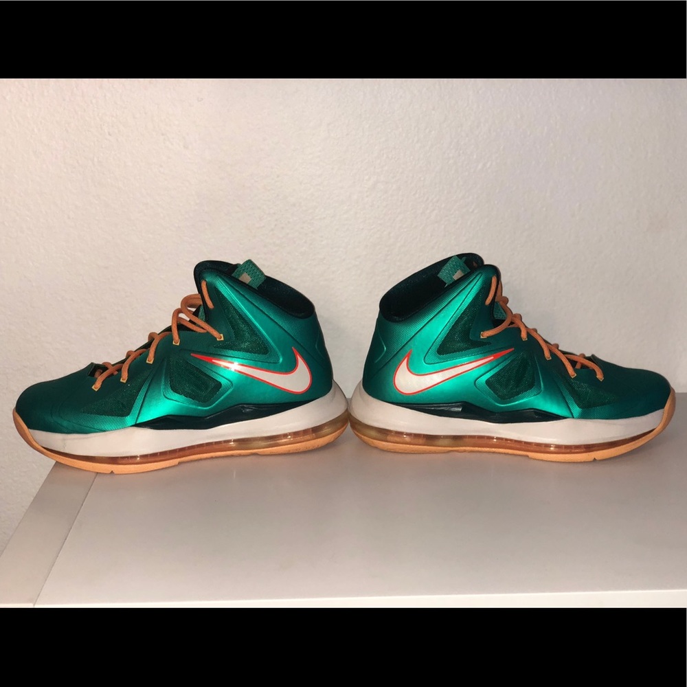 Nike LEBRON X 10 Miami Dolphins Youth Shoe